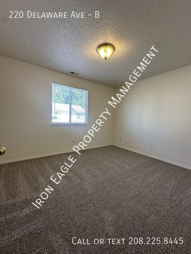 Building Photo - 220 Delaware Ave