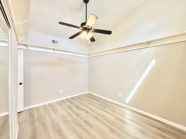 Building Photo - 6388 93rd Ter