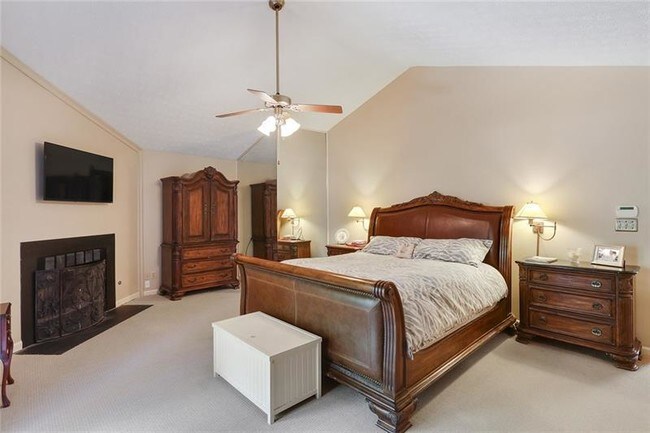 Building Photo - 586 Starlight Dr NE