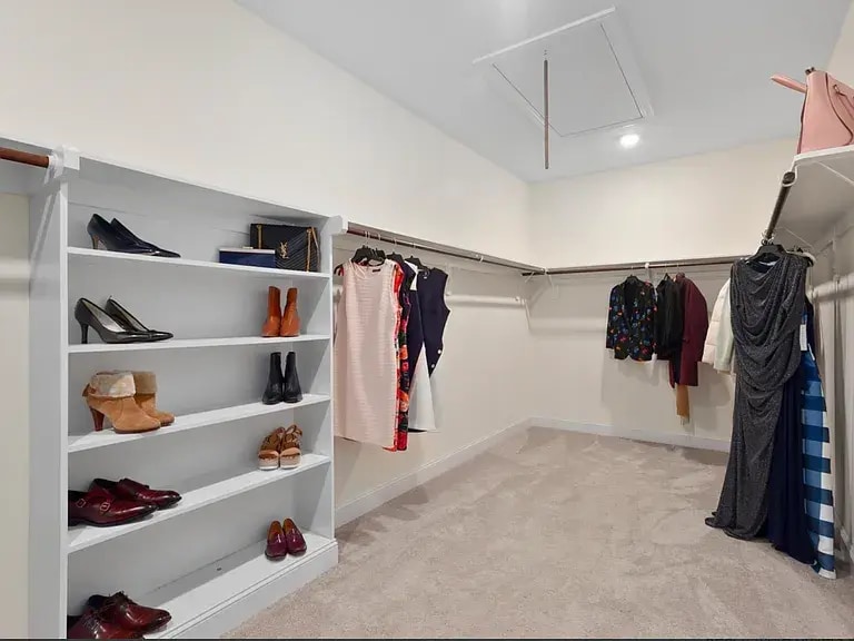 dual closet - 3801 Hickory Manor Dr