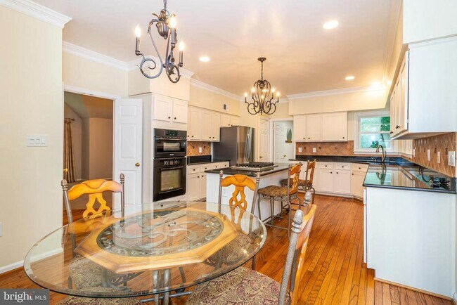 Building Photo - 7300 Scarlet Oak Ct
