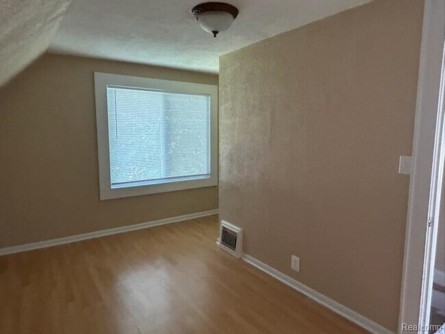 Building Photo - 6199 Monrovia Dr
