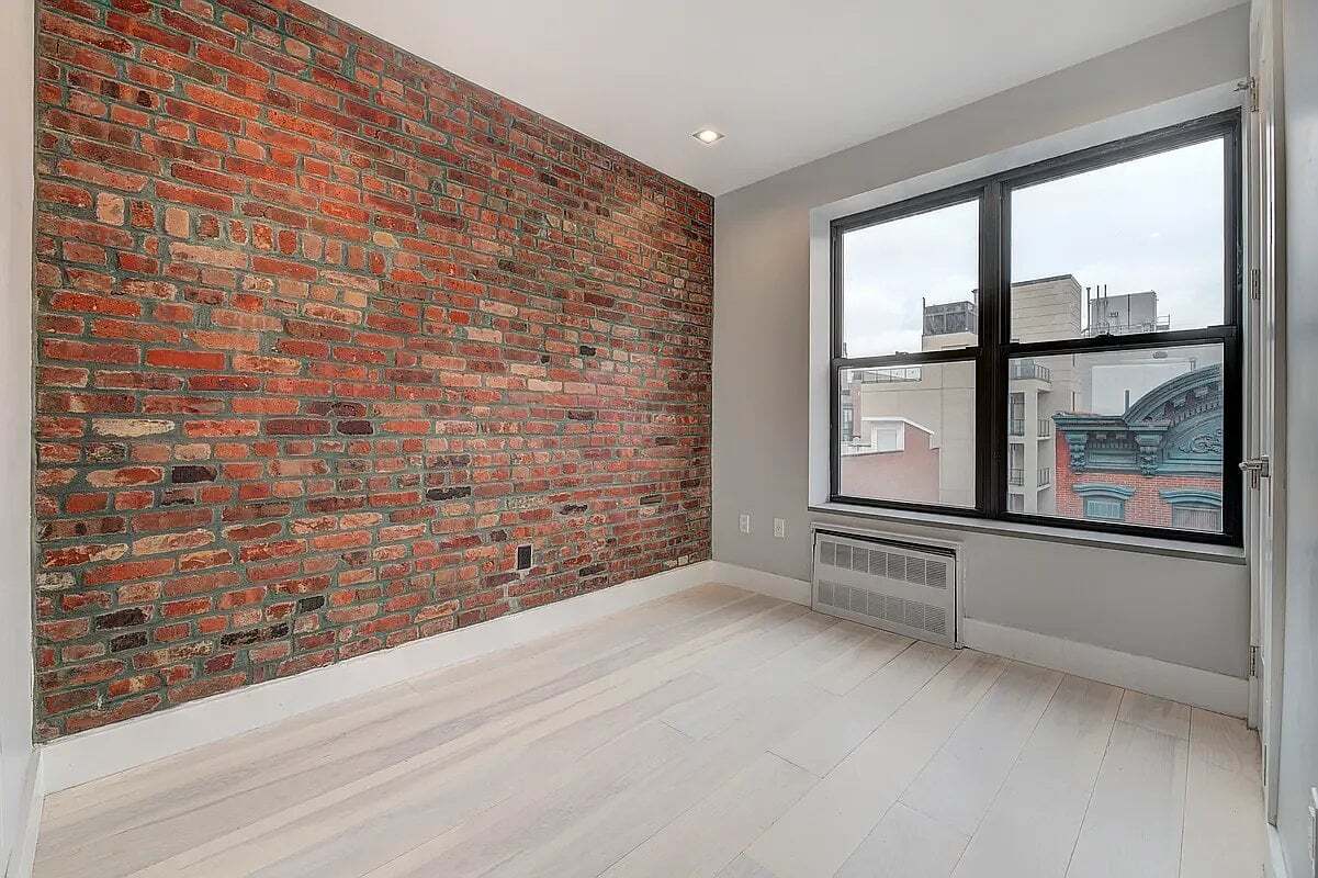 Building Photo - 200 Stanton St