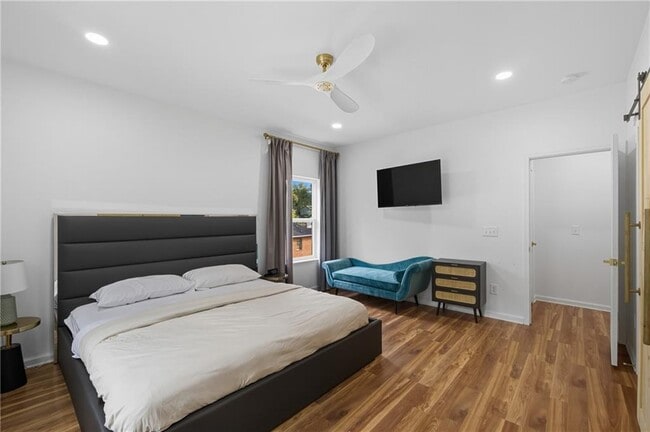 Building Photo - 1278 Plaza Ave SW