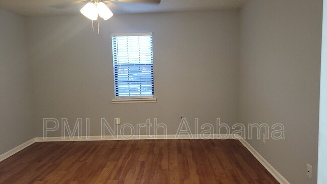 Building Photo - 1221 Grant St SE