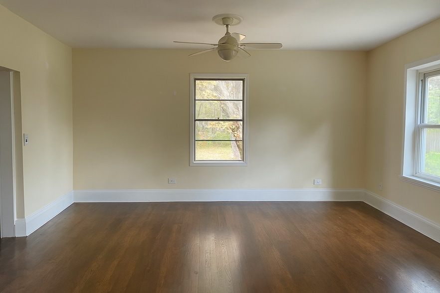 Building Photo - 362 Springtown Rd