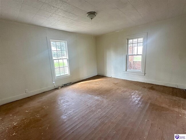 Building Photo - 3067 Greensburg Rd