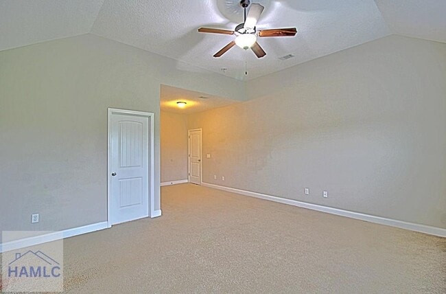 Building Photo - 582 Burke Dr