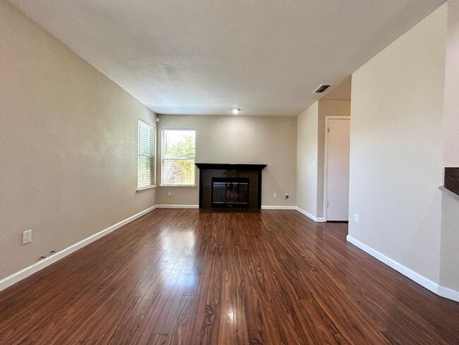 Building Photo - Beautiful Home For Rent in Antelope! Pets ...