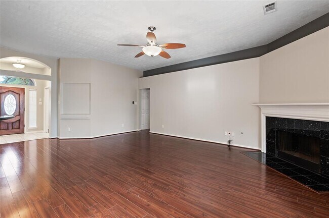 Building Photo - 10326 N Laurel Branch Dr