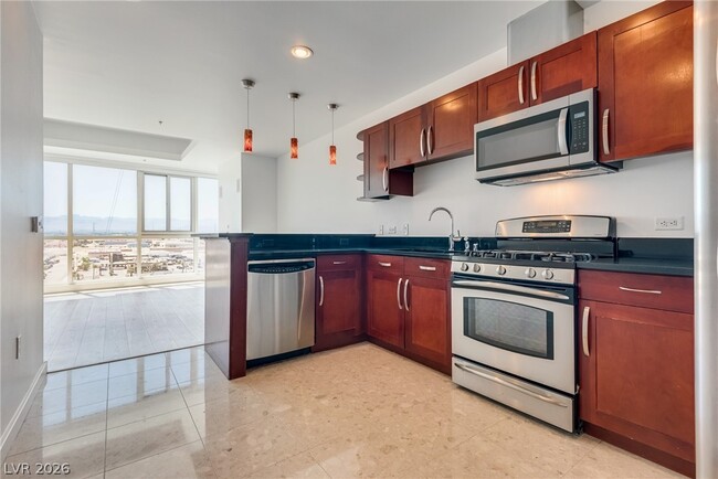 Building Photo - 4575 Dean Martin Dr