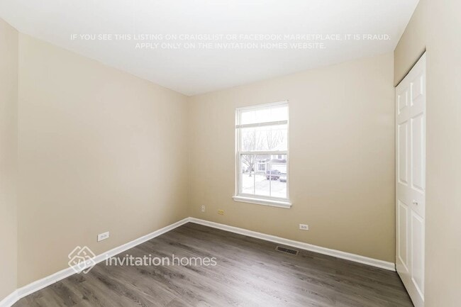 Building Photo - 180 E Big Horn Dr