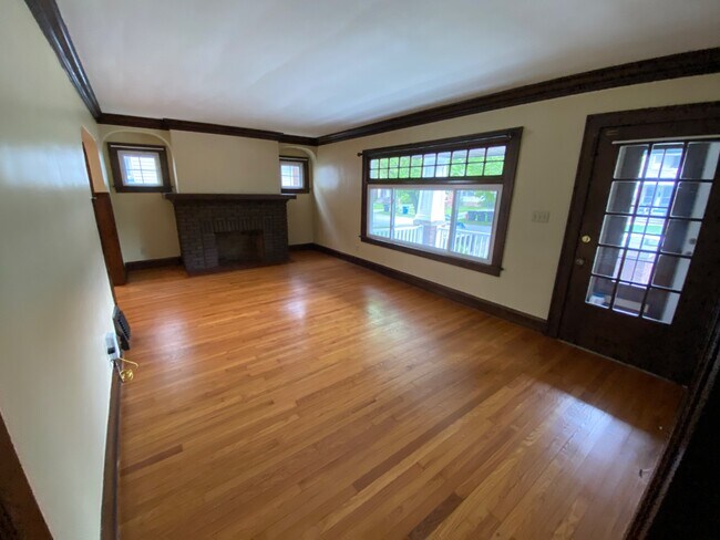 Building Photo - 2243 Northland Ave