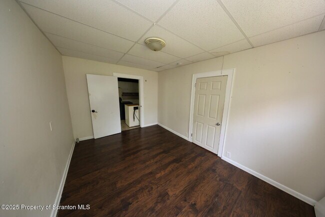 Building Photo - 306 S Hyde Park Ave