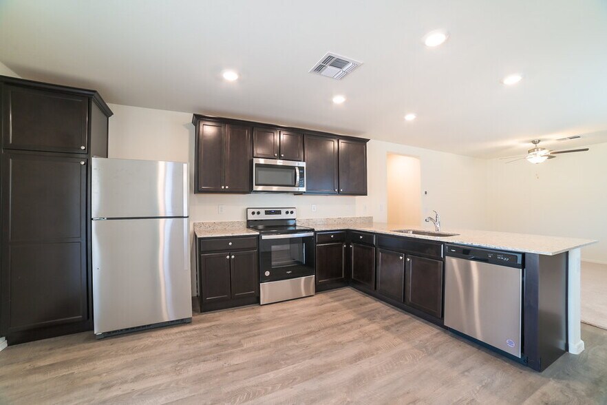 Building Photo - 25832 W Samantha Way