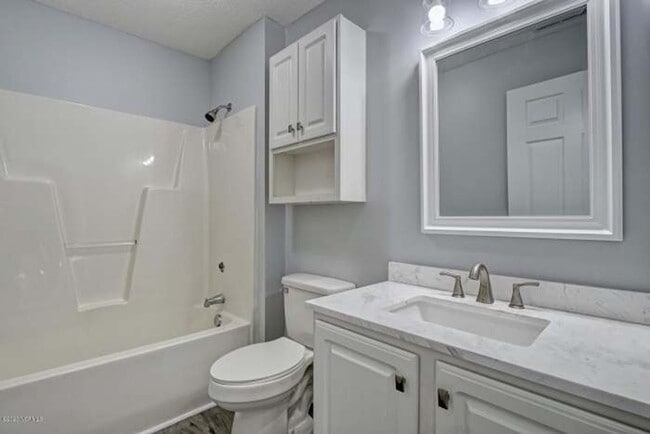 Building Photo - 5008 Hunters Trail