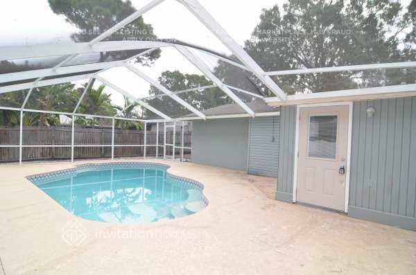 Building Photo - 7173 Channelside Ln