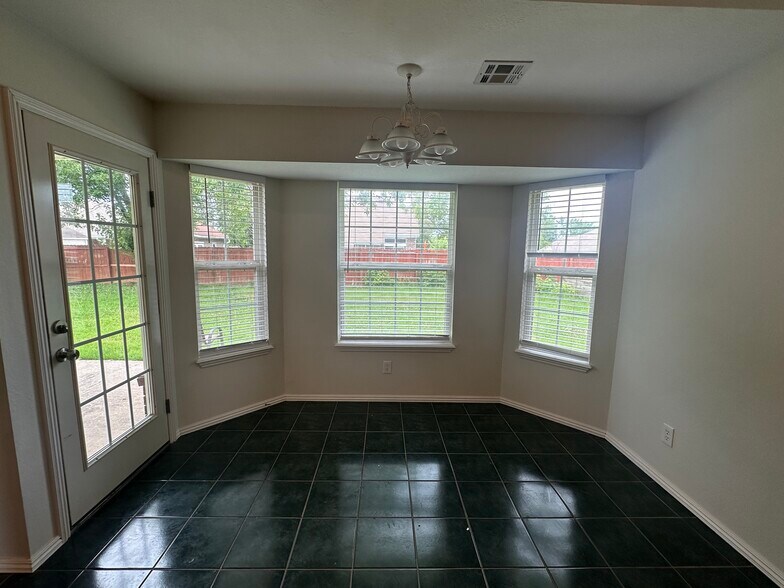 Building Photo - 312 Edgehill Ave