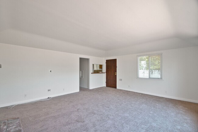 Building Photo - j27