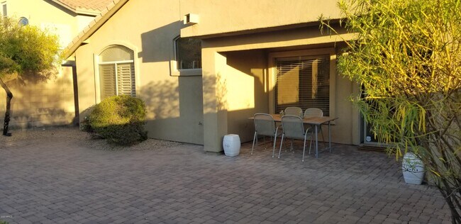 Building Photo - 10360 E Penstamin Dr