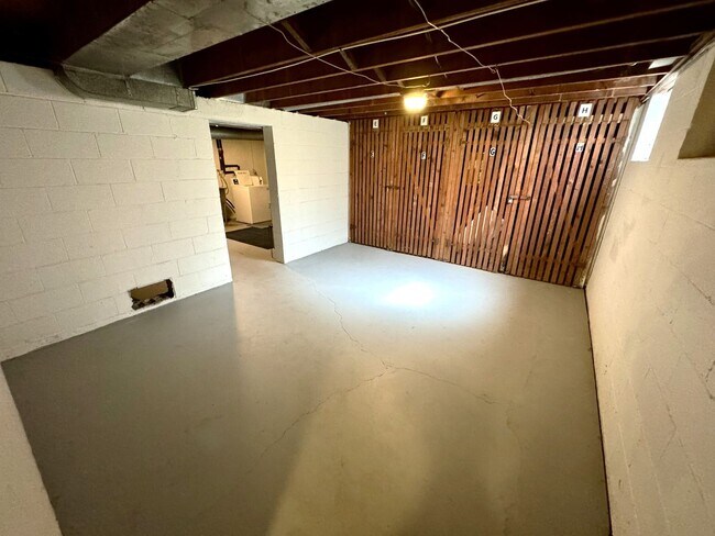 Building Photo - 1224 King Ave