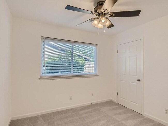 Building Photo - 3908 Stoney Hill