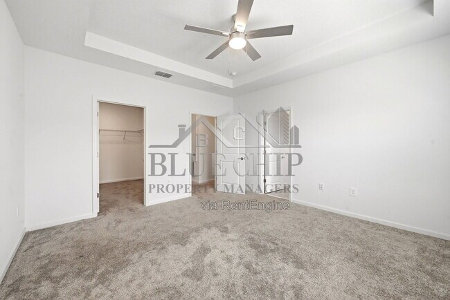 Building Photo - 2634 Runners Cir
