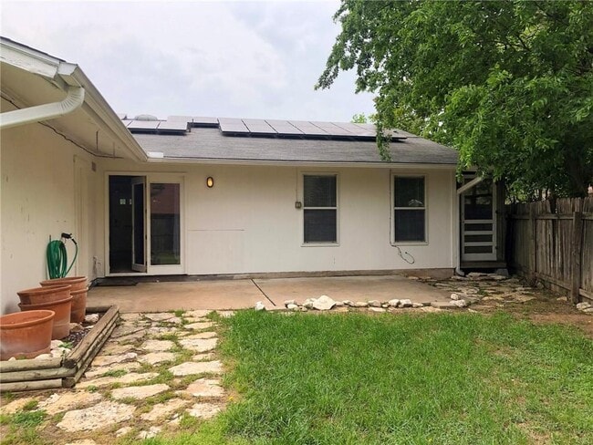 Building Photo - 9001 Pointer Ln