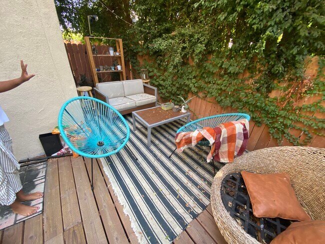 Building Photo - 15244 La Maida St