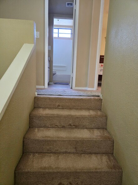Building Photo - 4876 Rollingwood Cir