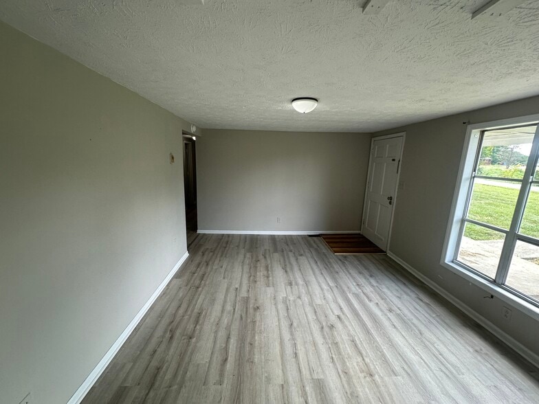 Building Photo - 1612 Alton Station Rd