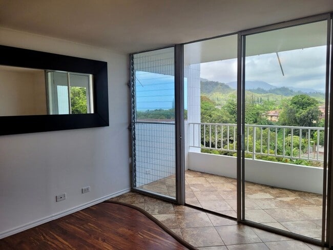 Building Photo - AVAILABLE for Rent : 3 Bedroom, 2 Bathroom...