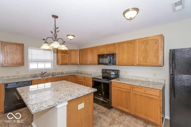 Building Photo - 2031 Bridlewood Dr