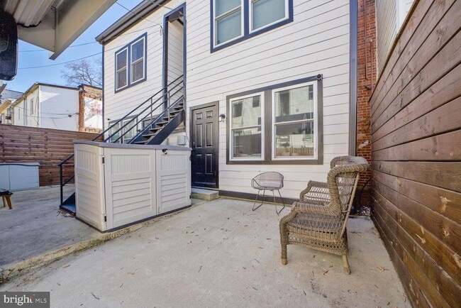 Building Photo - 1144 Owen Pl NE