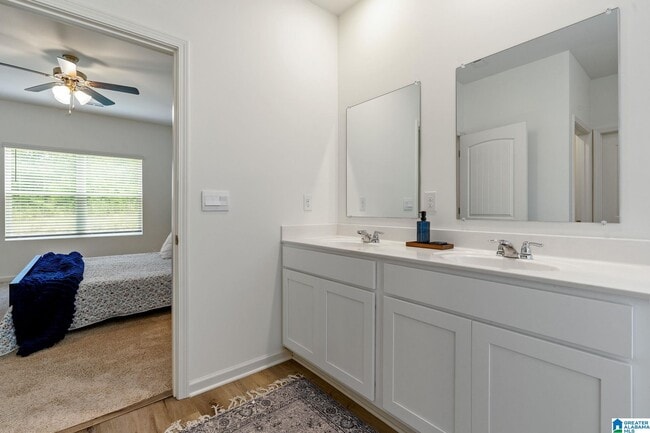 Building Photo - 5700 Post Oak Trl