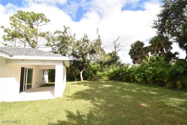 Building Photo - 212 Antis Dr