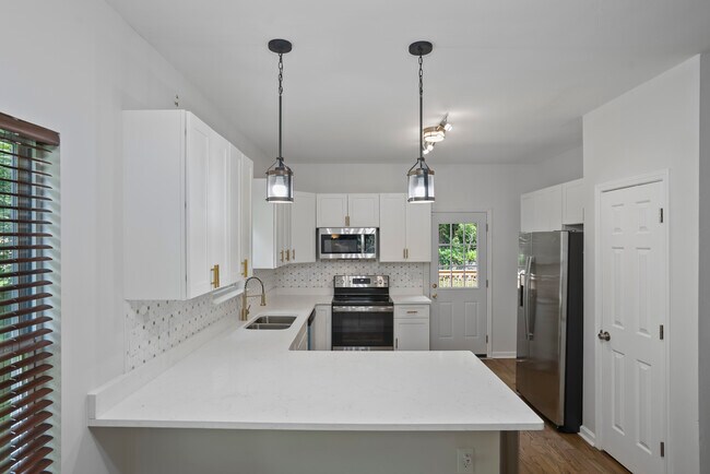 Building Photo - 139 Dahlia Ave NW
