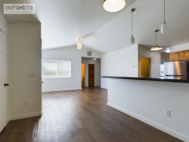 Building Photo - 3 Bedroom in River Rock