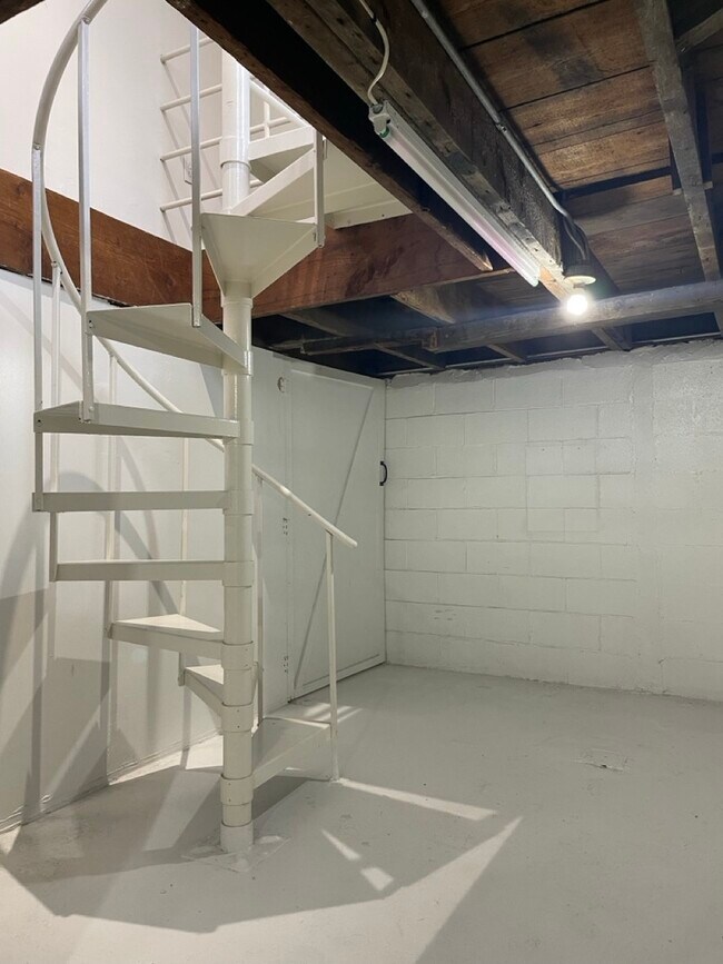 Building Photo - 1801 S Peoria St