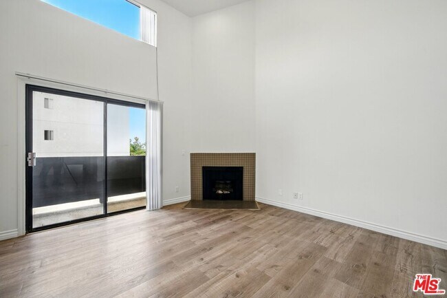 Building Photo - 6212 Fulton Ave