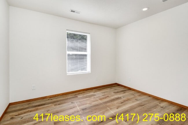 Building Photo - 2320 N Taylor Ave