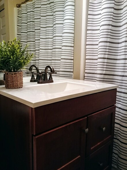 Bathroom - 386 Hildred Dr