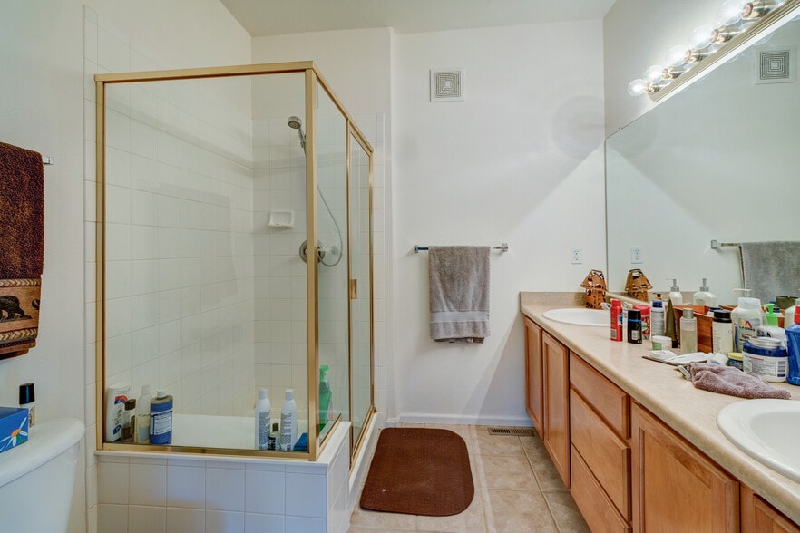 Building Photo - 2951 W Riverwalk Cir