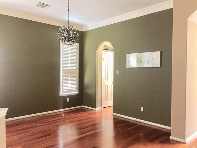 Building Photo - 22539 Bristolwood Ct