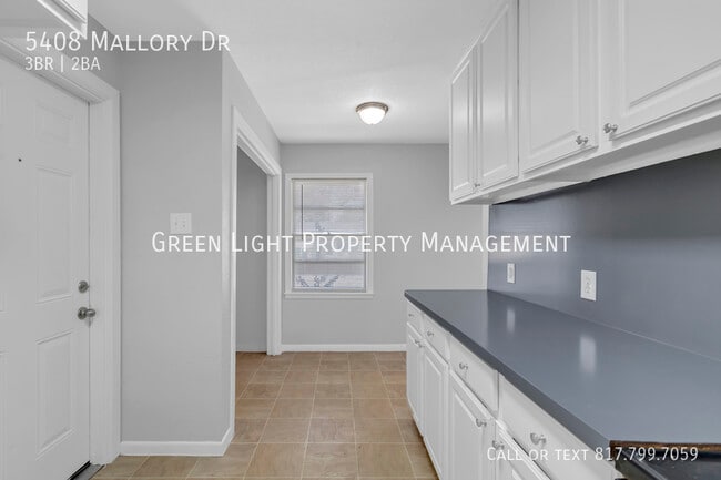 Building Photo - 5408 Mallory Dr