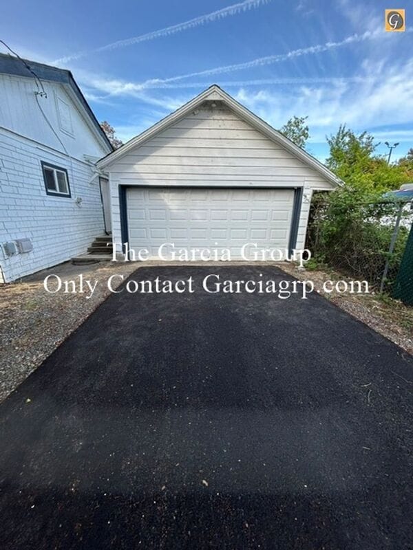 Building Photo - 15318 SE Risley Ct