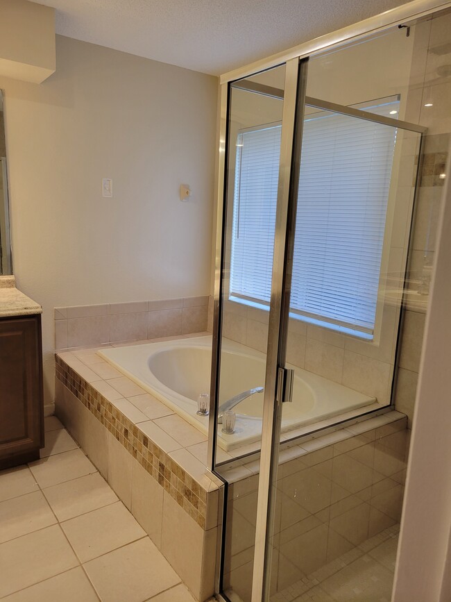 Building Photo - 1048 California Creek Dr
