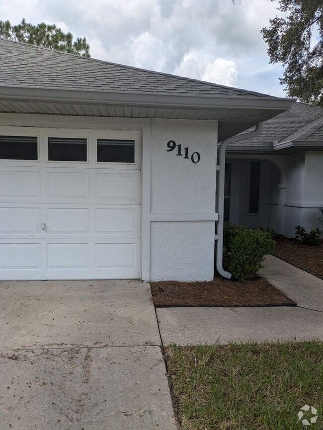 Building Photo - 2 Bedroom 2 Bath Maintenance Free Villa in...