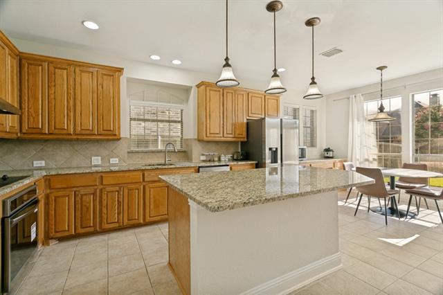 Building Photo - 412 S Hampton Ct