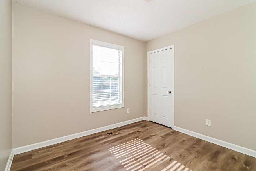 Building Photo - 428 Ivy Crest Dr